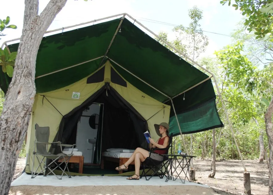 Tenda aberta com gente KORUBO 2